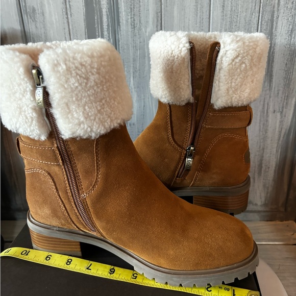 UGGs Violet Ankle boot. Size 7/8 EU39. Suede with shearling liner. NWT. - Picture 1 of 9